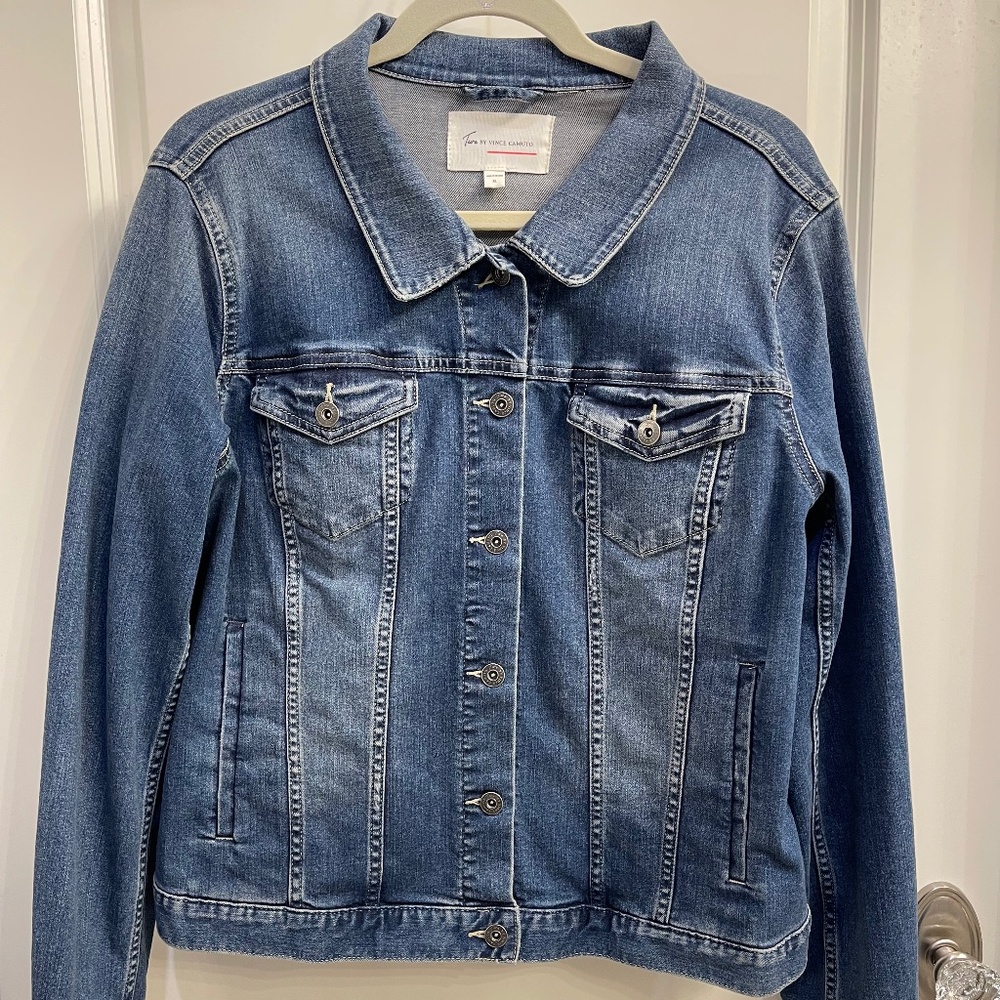 Tara by Vince Camuto denim jean jacket
